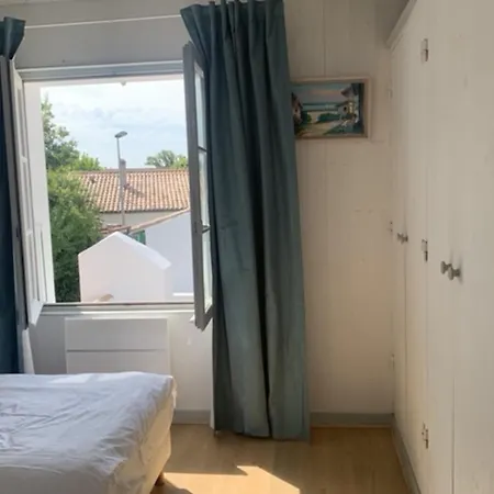 Beautiful Spacious House In * La Couarde-sur-Mer